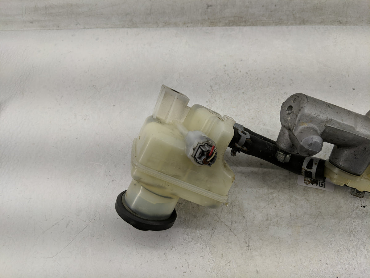 2005-2010 Scion Tc Brake Master Cylinder 1312591 - Oemusedautoparts1.com