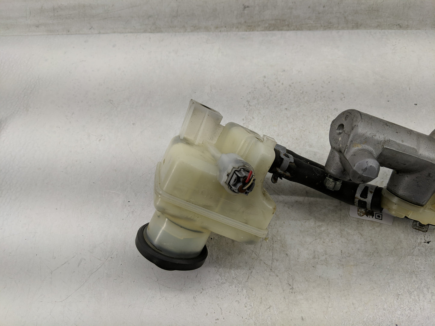 2005-2010 Scion Tc Brake Master Cylinder 1312591 - Oemusedautoparts1.com