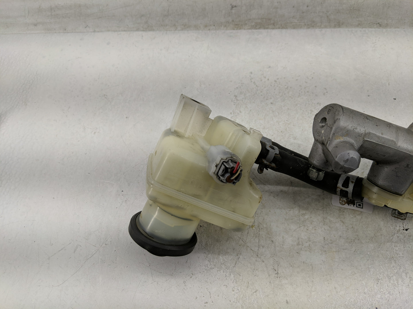 2005-2010 Scion Tc Brake Master Cylinder 1312591 - Oemusedautoparts1.com