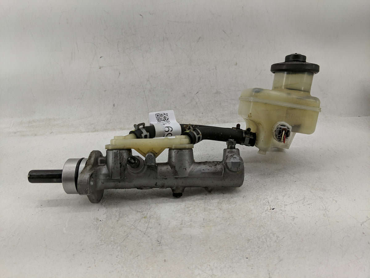 2005-2010 Scion Tc Brake Master Cylinder 1312591 - Oemusedautoparts1.com