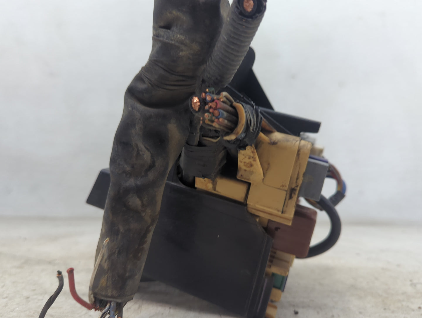 2006 Scion Tc Fusebox Fuse Box Panel Relay Module Fits OEM Used Auto Parts - Oemusedautoparts1.com