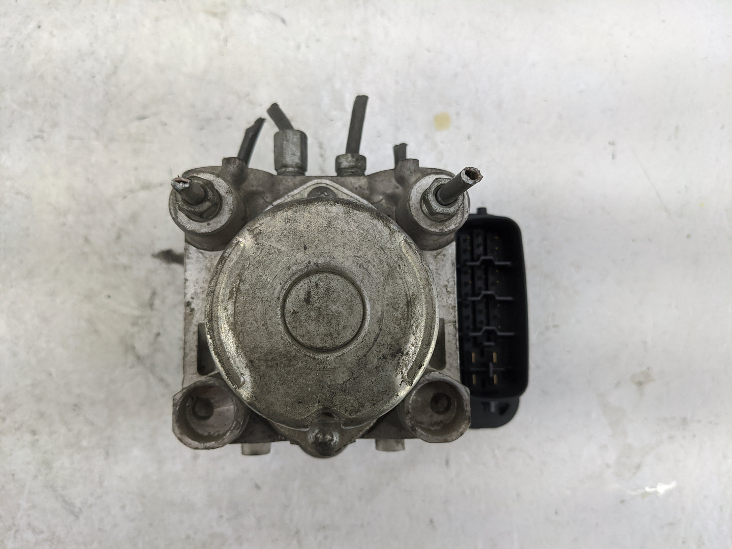 2006 Scion Tc ABS Pump Control Module Replacement Fits OEM Used Auto Parts - Oemusedautoparts1.com