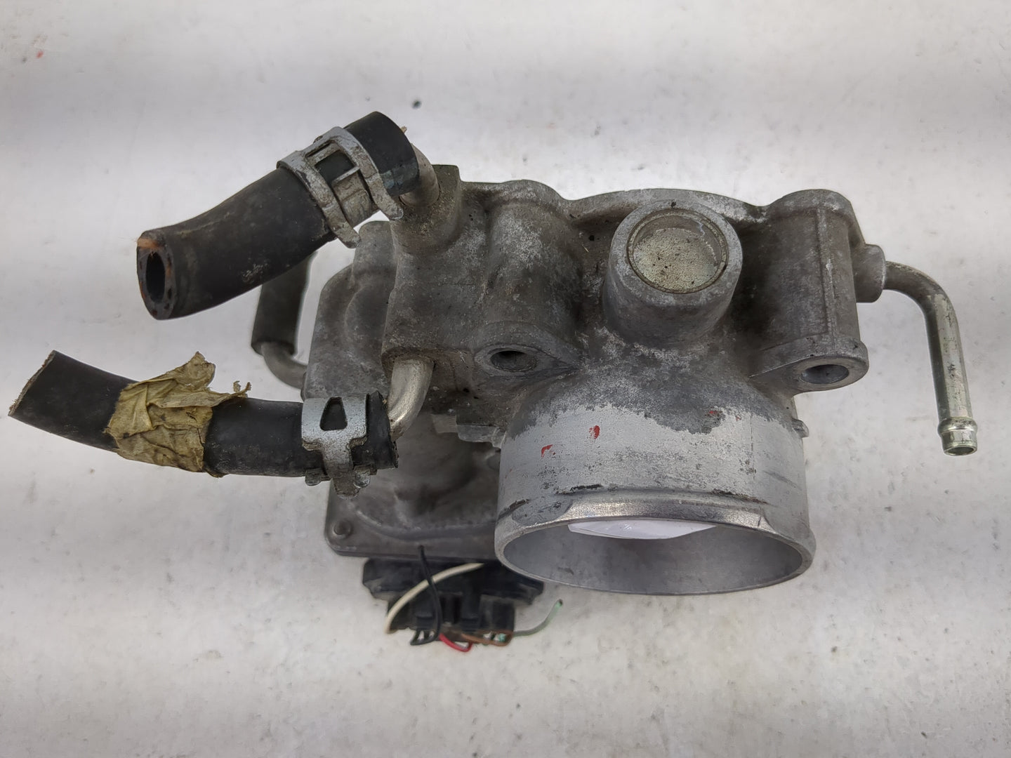 2005-2006 Scion Tc Throttle Body P/N:22030-28060 Fits Fits 2004 2005 2006 2007 OEM Used Auto Parts - Oemusedautoparts1.com