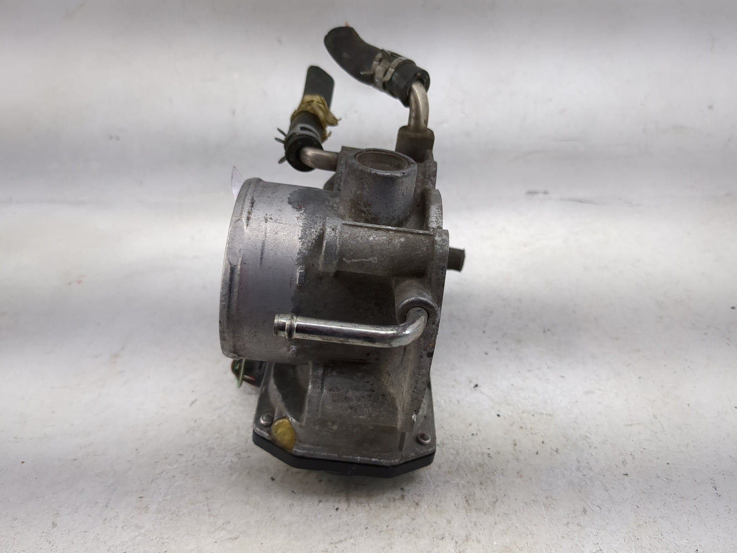 2005-2006 Scion Tc Throttle Body P/N:22030-28060 Fits Fits 2004 2005 2006 2007 OEM Used Auto Parts - Oemusedautoparts1.com