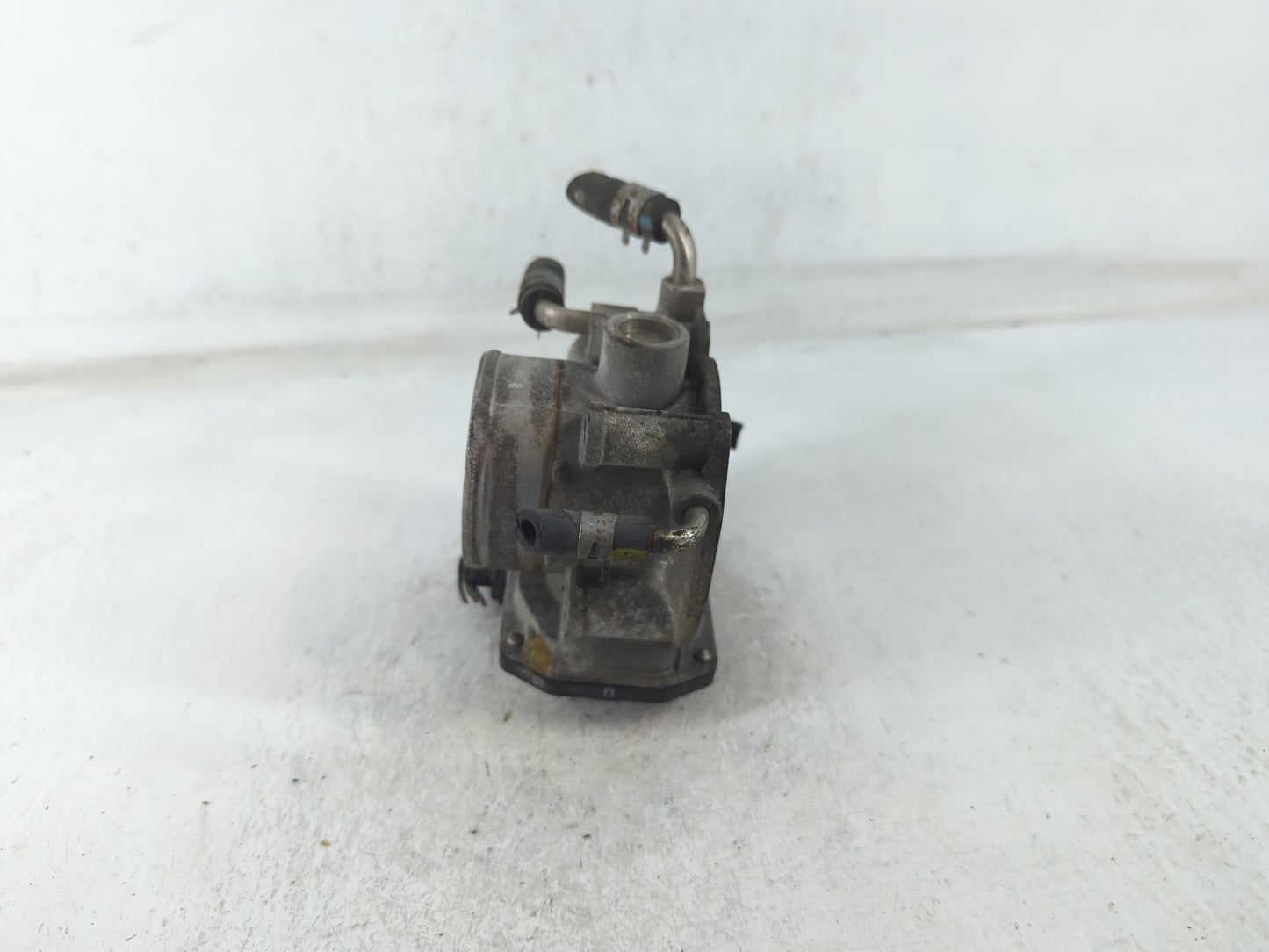 2005-2006 Scion Tc Throttle Body P/N:22030-28060 Fits Fits 2004 2005 2006 2007 OEM Used Auto Parts - Oemusedautoparts1.com