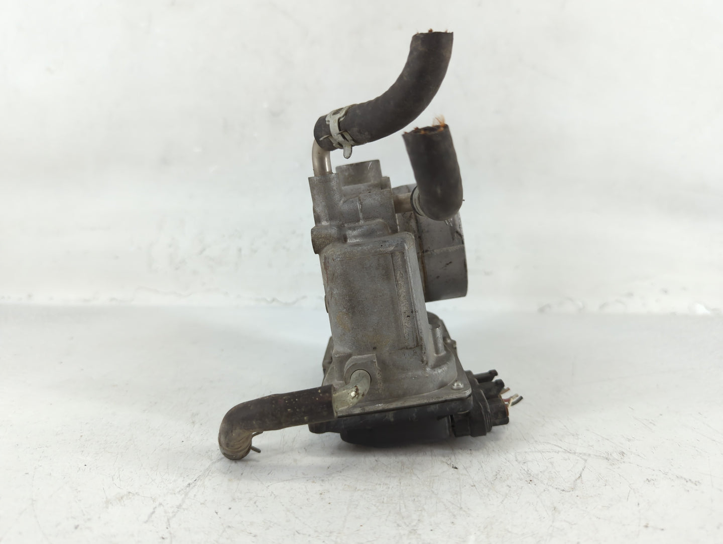 2006-2010 Scion Tc Throttle Body P/N:22030-28060 Fits Fits 2006 2007 2008 2009 2010 2011 2012 2013 2014 2015 OEM Used Auto P