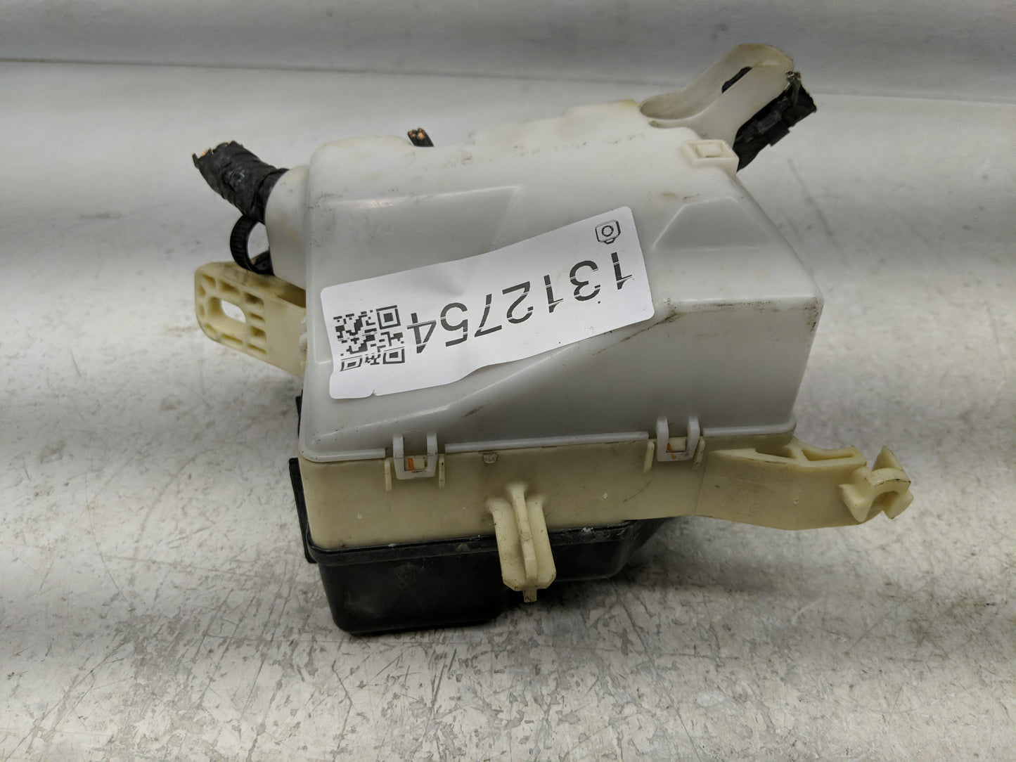 2004-2006 Scion Xa Fusebox Fuse Box Panel Relay Module P/N:82741‑52010 Fits Fits 2004 2005 2006 OEM Used Auto Parts - Oemuse