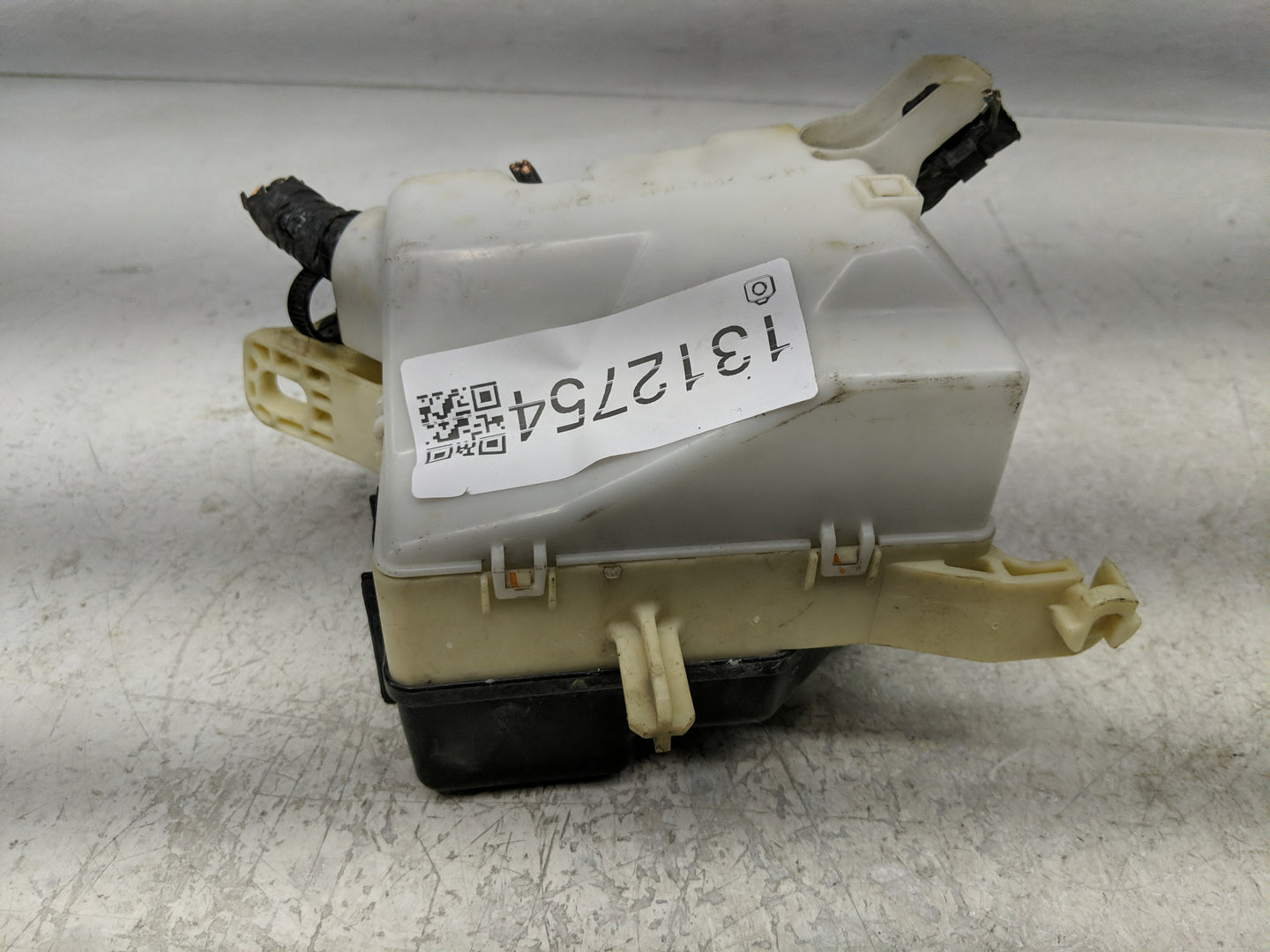 2004-2006 Scion Xa Fusebox Fuse Box Panel Relay Module P/N:82741‑52010 Fits Fits 2004 2005 2006 OEM Used Auto Parts - Oemuse