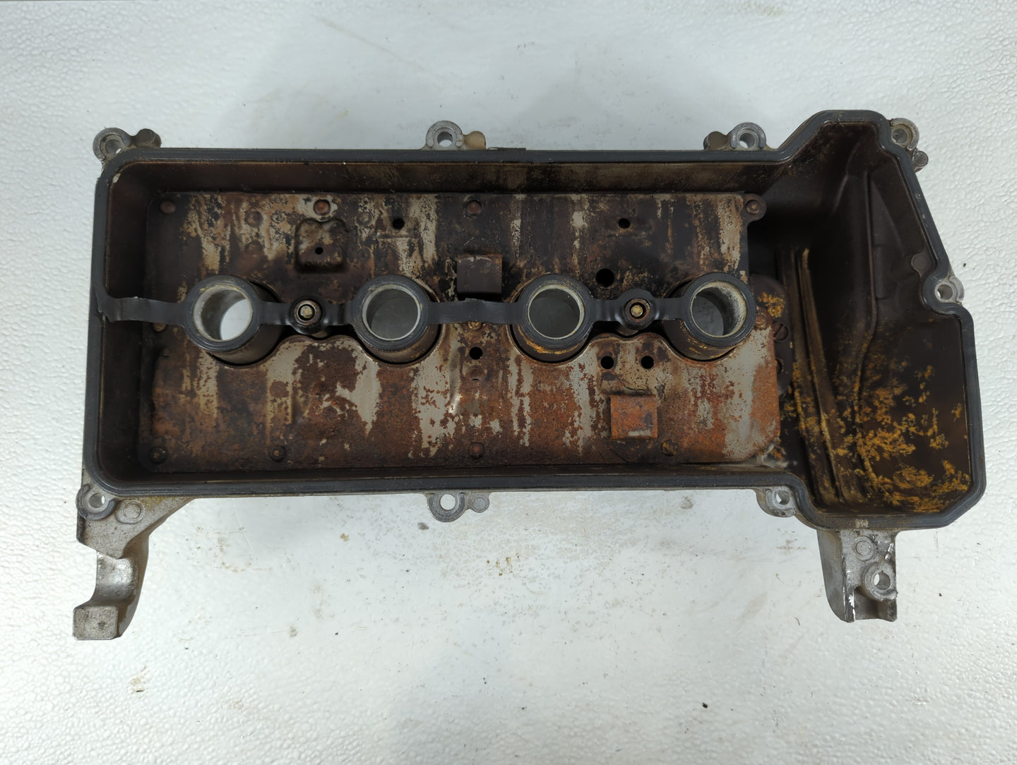 2006 Scion Xa Driver Left Cylinder Head Valve Cover Fits OEM Used Auto Parts - Oemusedautoparts1.com