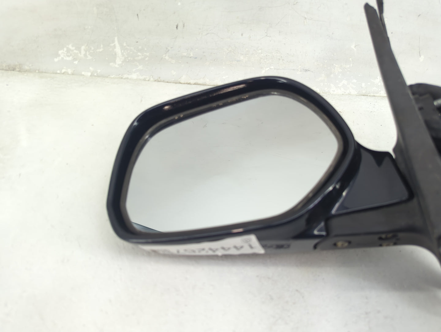 2004-2006 Scion Xb Driver Side View Mirror - Left Door Mirror OEM Used - Oemusedautoparts1.com