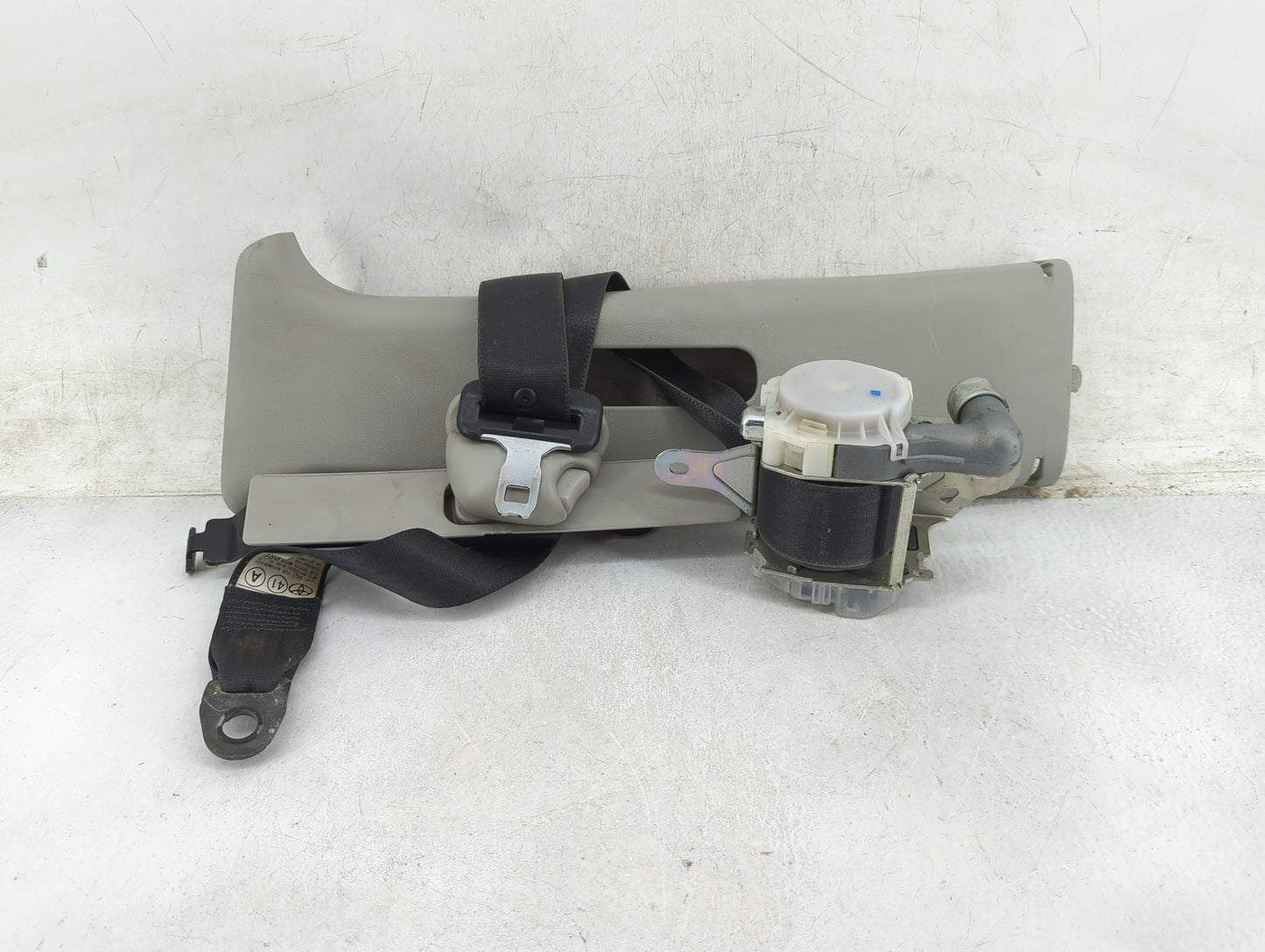 2006-2006 Scion Xb Drvier Front Seatbelt Retractor Beige - Oemusedautoparts1.com