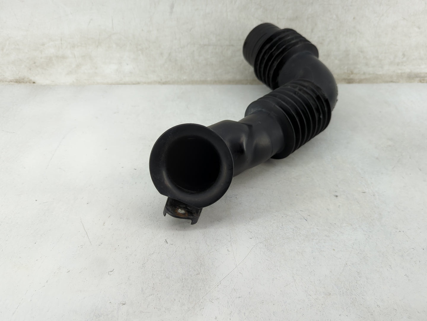 2006 Scion Xb Air Cleaner Intake Duct Hose Tube 5025174 - Oemusedautoparts1.com