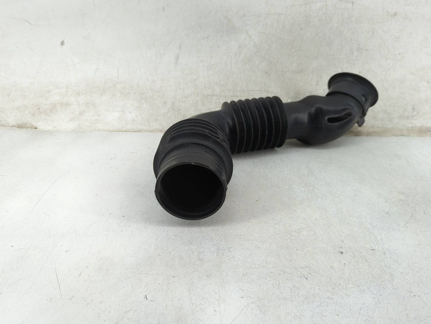 2006 Scion Xb Air Cleaner Intake Duct Hose Tube 5025174 - Oemusedautoparts1.com