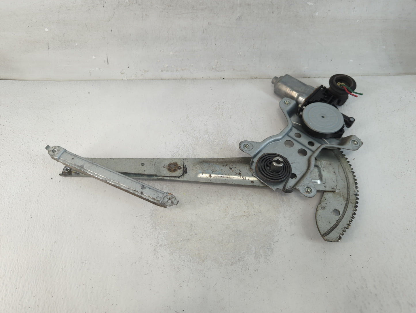 2004-2006 Scion Xb Used Driver Left Front Window Regulator - Oemusedautoparts1.com