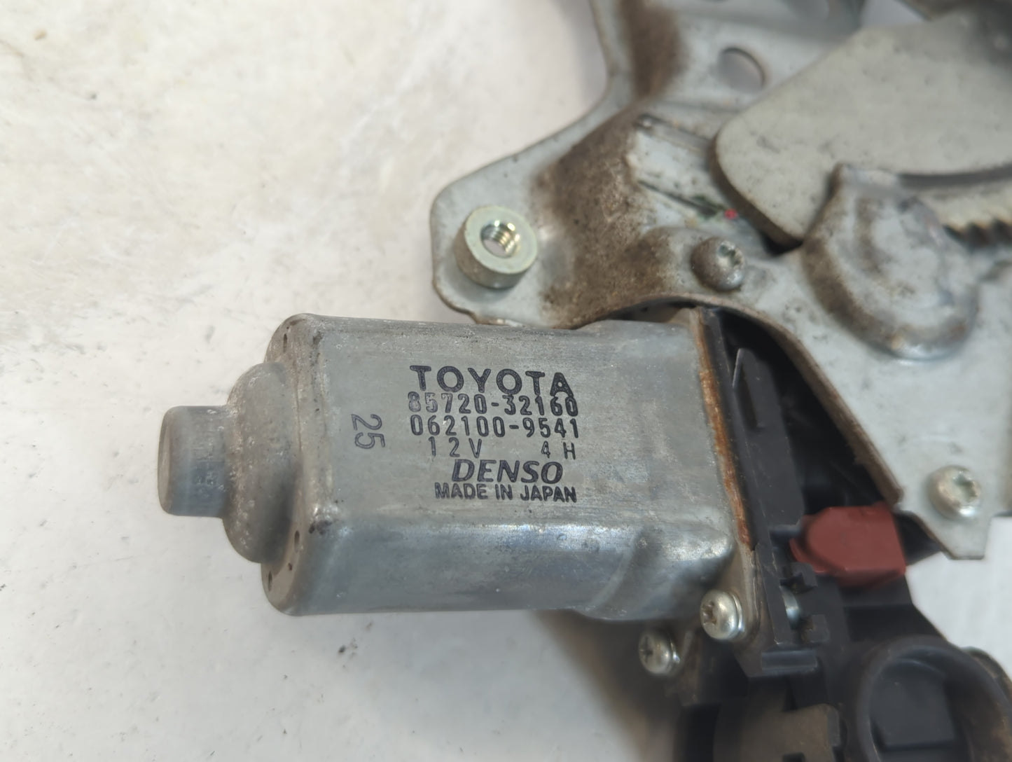 2004-2006 Scion Xb Used Driver Left Front Window Regulator - Oemusedautoparts1.com