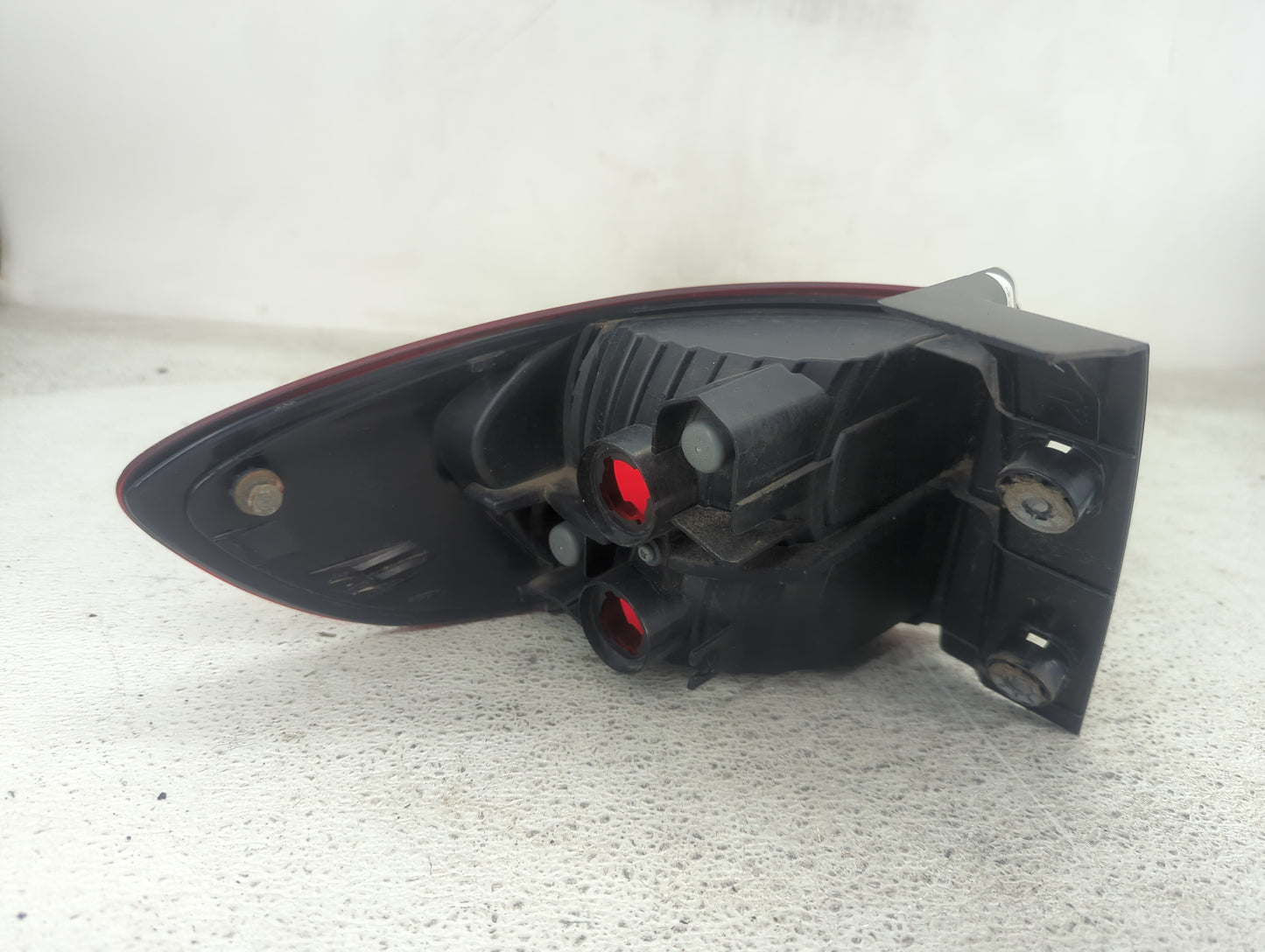 2006 Subaru B9 Tribeca Tail Light Assembly Passenger Right OEM P/N:2XL 946 095 Fits OEM Used Auto Parts - Oemusedautoparts1.