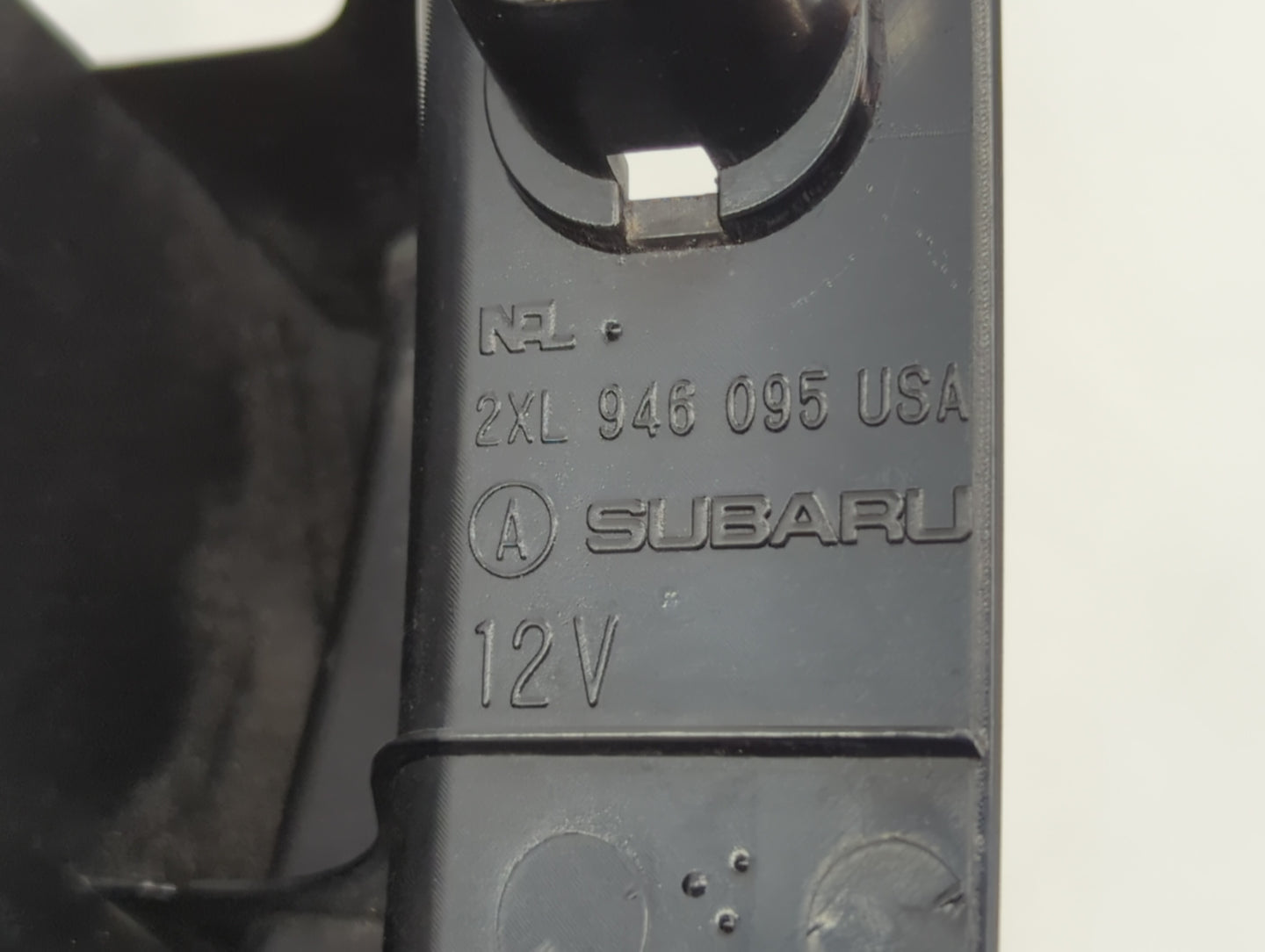 2006 Subaru B9 Tribeca Tail Light Assembly Passenger Right OEM P/N:2XL 946 095 Fits OEM Used Auto Parts - Oemusedautoparts1.