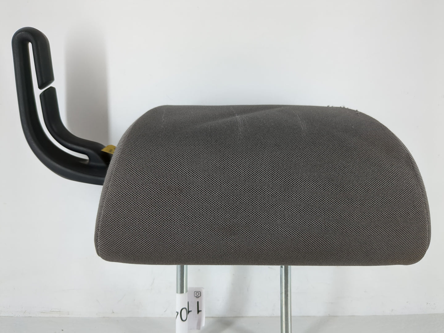 2006-2007 Subaru Impreza Headrest Head Rest Rear Seat Fits Fits 2006 2007 OEM Used Auto Parts - Oemusedautoparts1.com