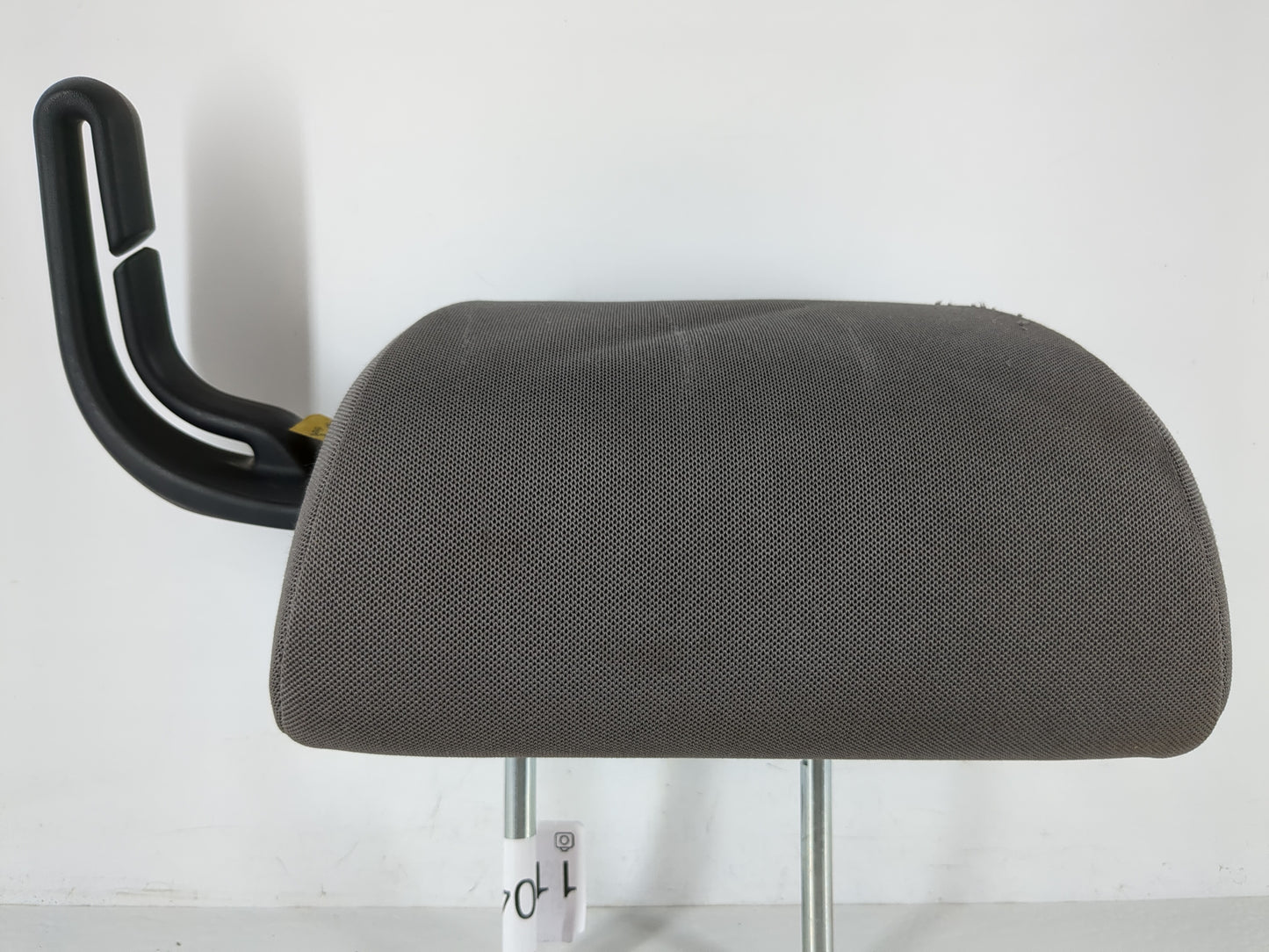2006-2007 Subaru Impreza Headrest Head Rest Rear Seat Fits Fits 2006 2007 OEM Used Auto Parts - Oemusedautoparts1.com