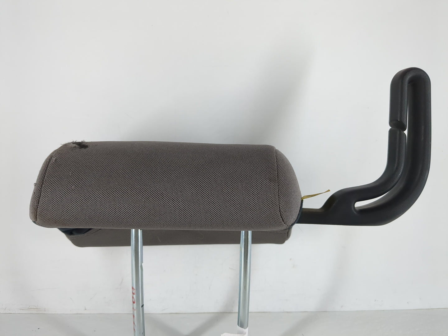 2006-2007 Subaru Impreza Headrest Head Rest Rear Seat Fits Fits 2006 2007 OEM Used Auto Parts - Oemusedautoparts1.com