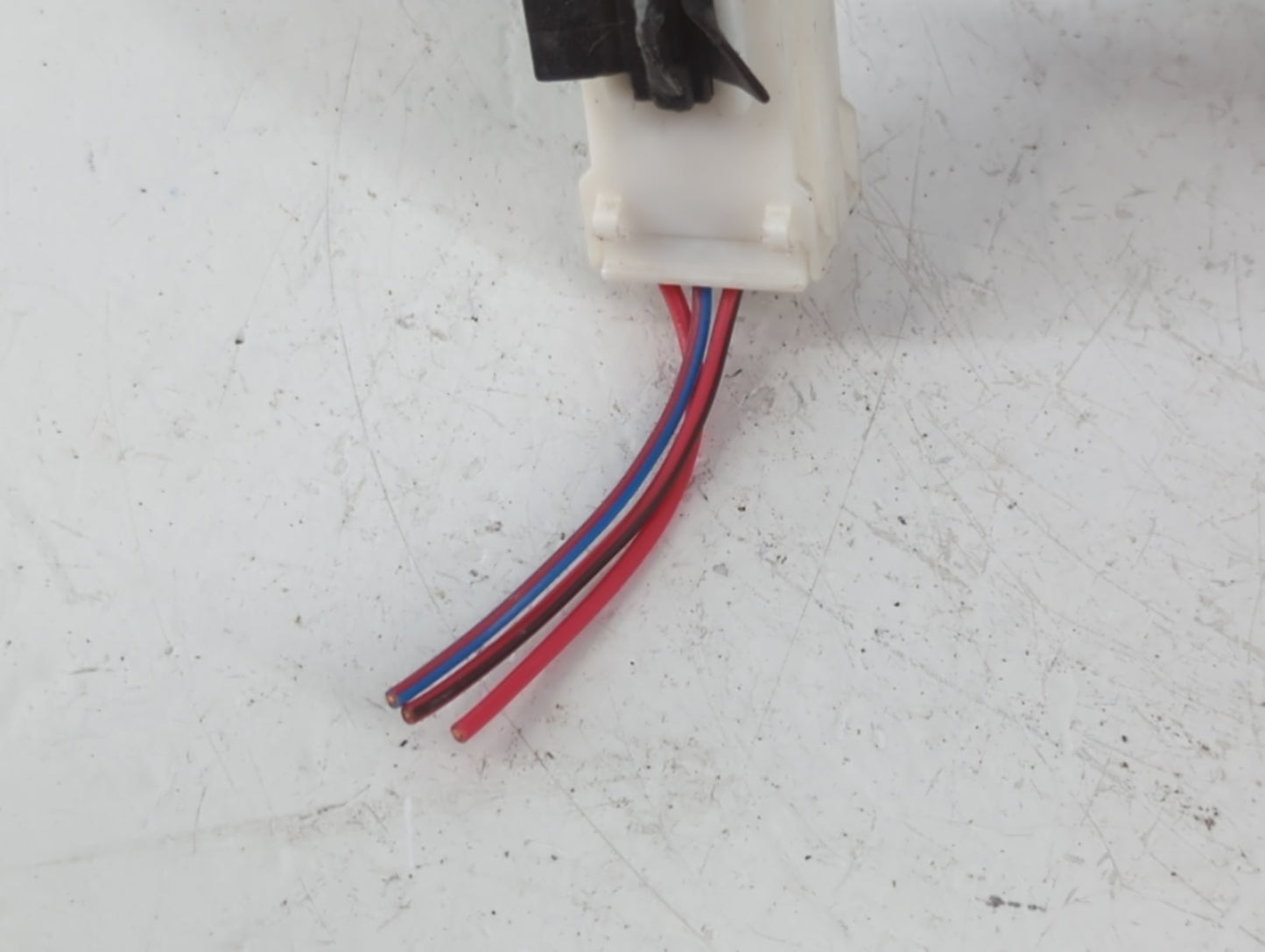 2004-2007 Subaru Impreza Driver Side View Mirror - Left Door Mirror OEM Used - Oemusedautoparts1.com