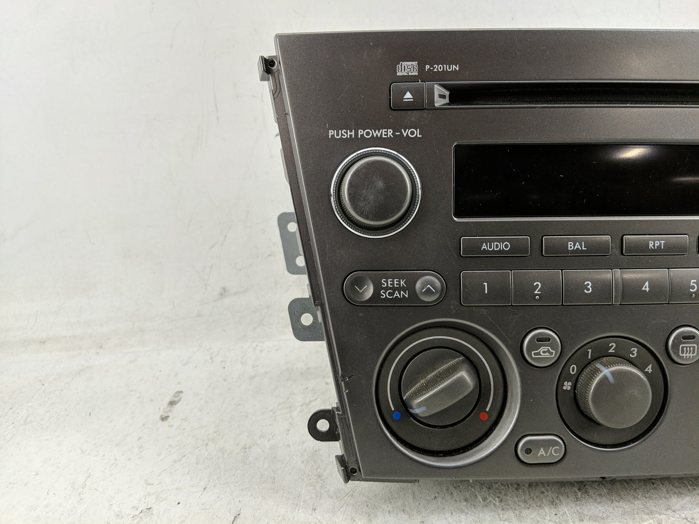2005-2006 Subaru Legacy Radio AM FM Cd Player Receiver Replacement P/N:72311AG04A 146570-2683 Fits Fits 2005 2006 OEM Used A