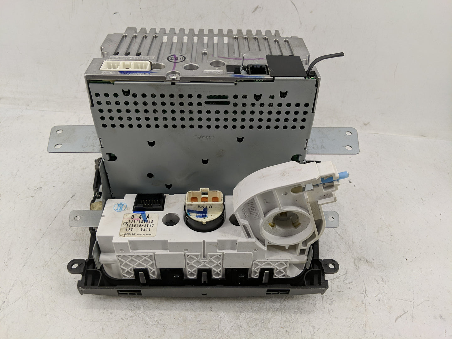 2005-2006 Subaru Legacy Radio AM FM Cd Player Receiver Replacement P/N:72311AG04A 146570-2683 Fits Fits 2005 2006 OEM Used A