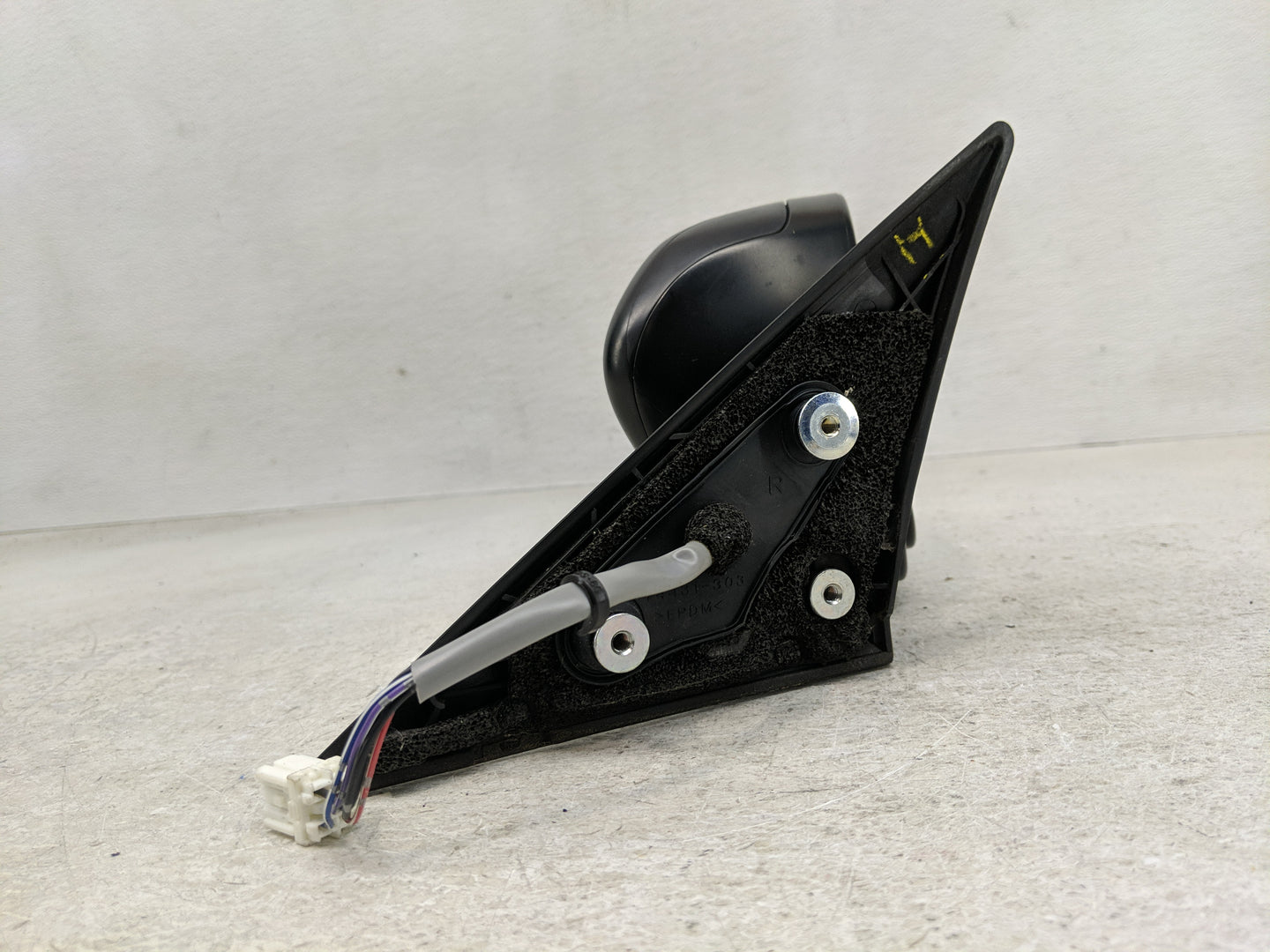 2005-2009 Subaru Legacy Passenger Side View Mirror - Right Door Mirror OEM Used - Oemusedautoparts1.com