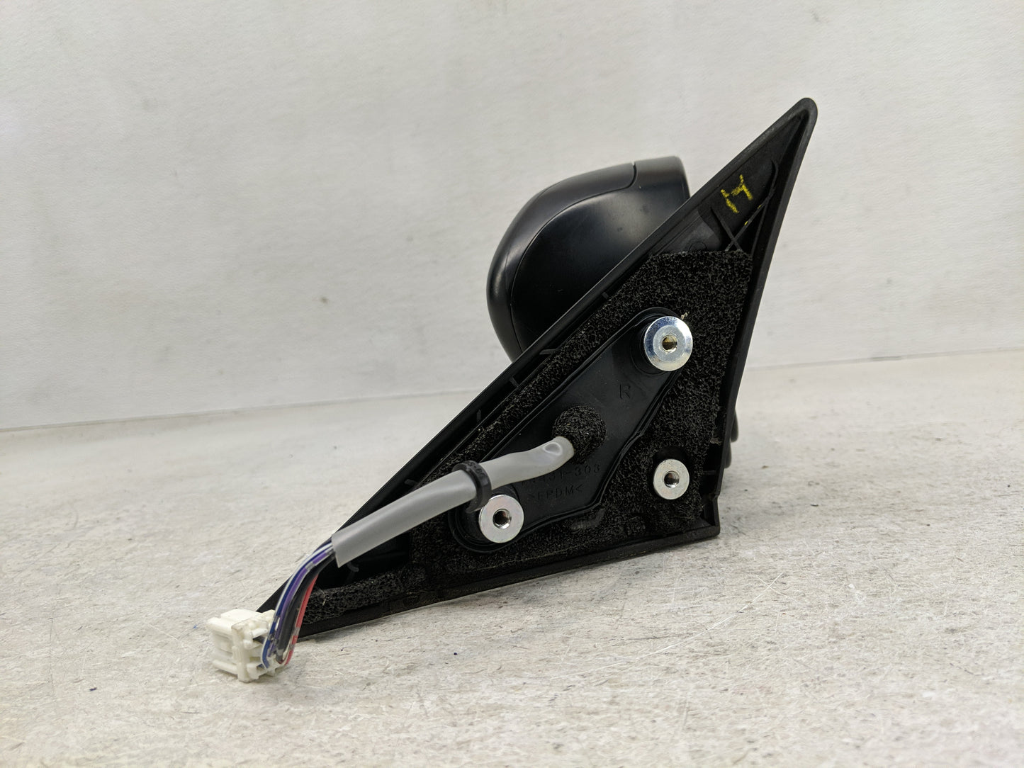 2005-2009 Subaru Legacy Passenger Side View Mirror - Right Door Mirror OEM Used - Oemusedautoparts1.com