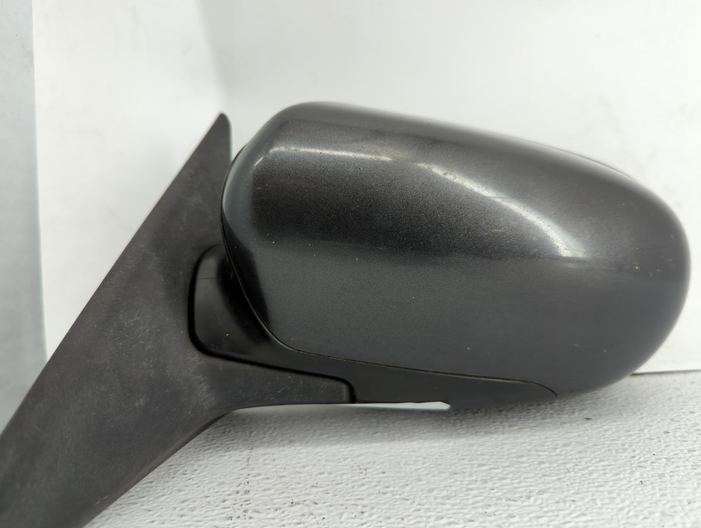 2005-2009 Subaru Legacy Driver Side View Mirror - Left Door Mirror OEM Used - Oemusedautoparts1.com
