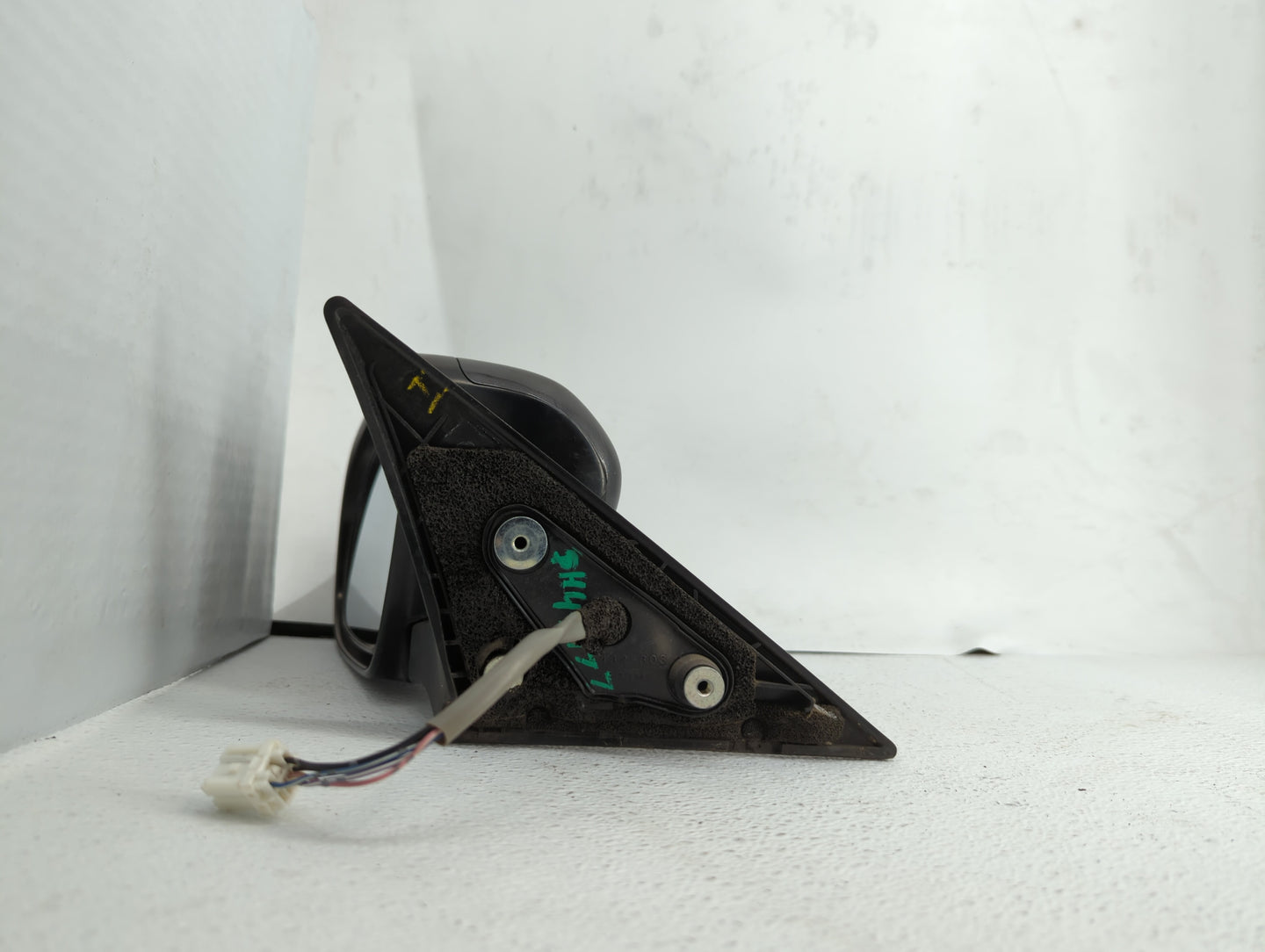 2005-2009 Subaru Legacy Driver Side View Mirror - Left Door Mirror OEM Used - Oemusedautoparts1.com