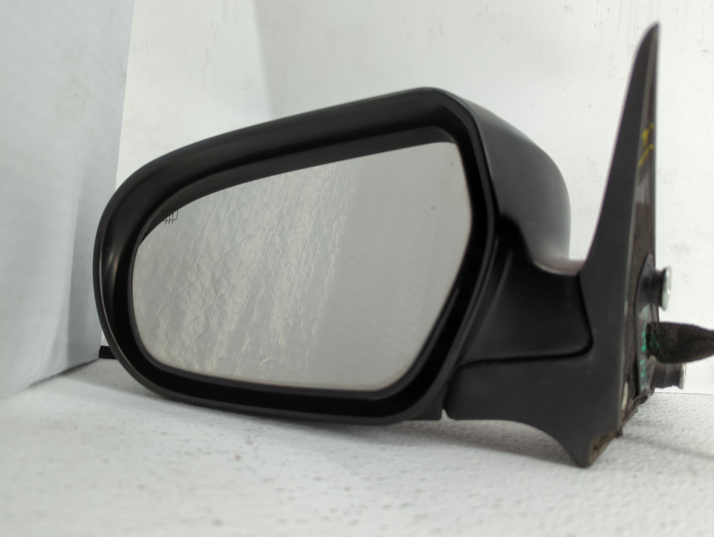 2005-2009 Subaru Legacy Driver Side View Mirror - Left Door Mirror OEM Used - Oemusedautoparts1.com