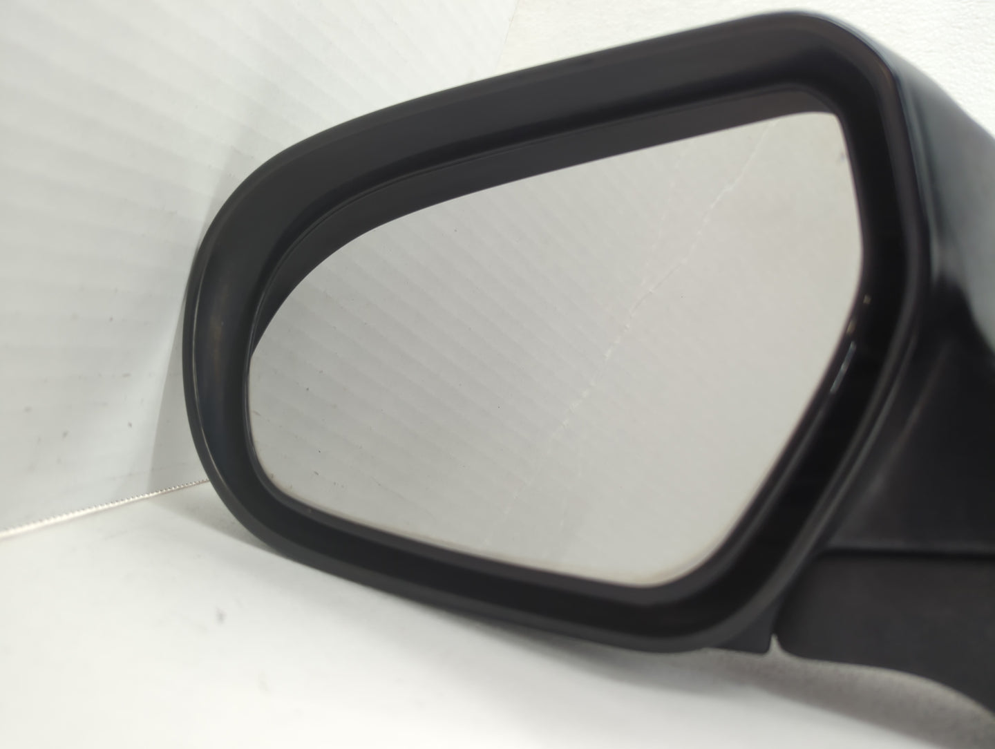 2005-2009 Subaru Legacy Driver Side View Mirror - Left Door Mirror OEM Used - Oemusedautoparts1.com