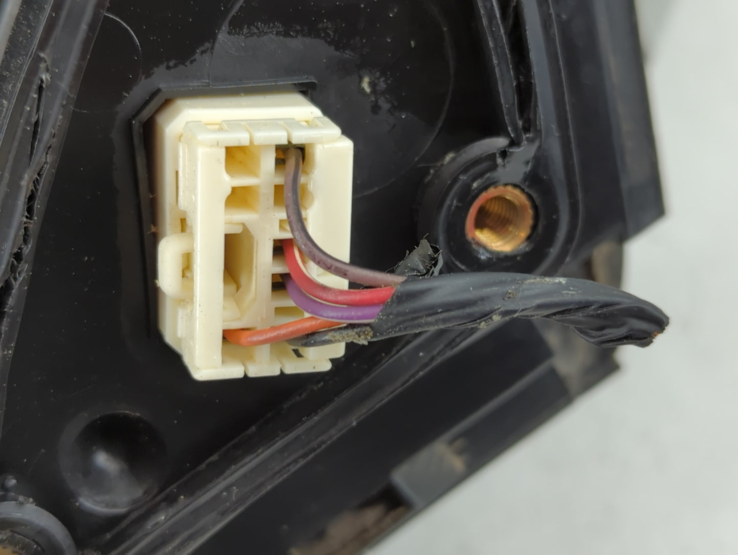 2004-2008 Suzuki Forenza Passenger Side View Mirror - Right Door Mirror OEM Used - Oemusedautoparts1.com