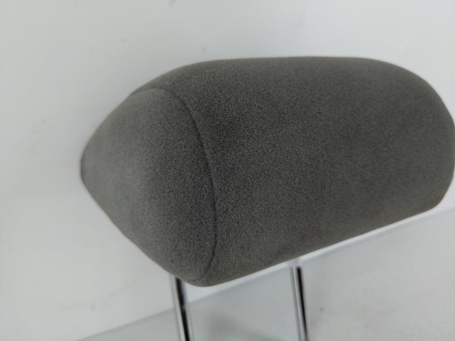 2005-2008 Suzuki Forenza Headrest Head Rest Rear Center Seat Fits Fits 2005 2006 2007 2008 OEM Used Auto Parts - Oemusedauto