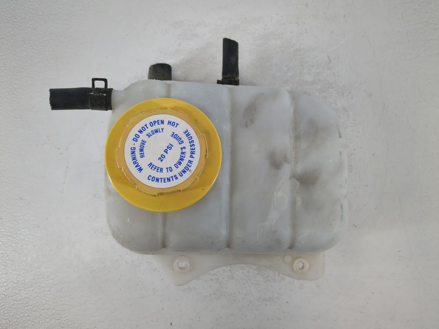 2004-2008 Suzuki Forenza Radiator Coolant Overflow Expansion Tank Bottle - Oemusedautoparts1.com