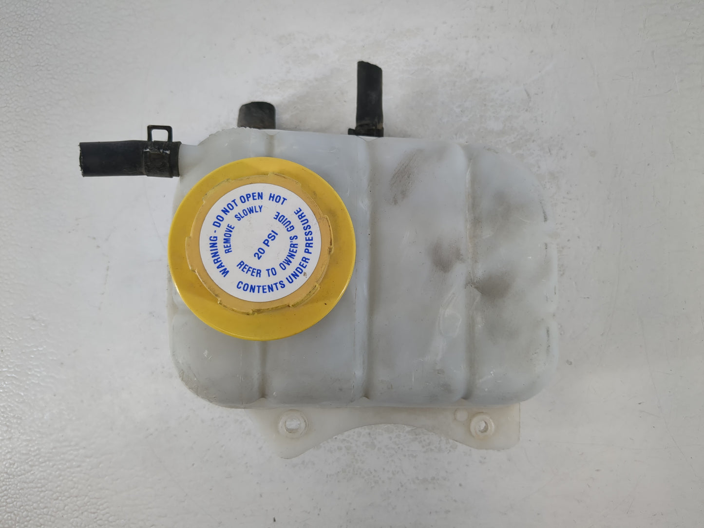 2004-2008 Suzuki Forenza Radiator Coolant Overflow Expansion Tank Bottle 1111951 - Oemusedautoparts1.com