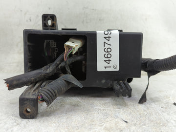 2004-2008 Suzuki Forenza Fusebox Fuse Box Panel Relay Module P/N:0185J200AN J200AN Fits Fits 2004 2005 2006 2007 2008 OEM Used Auto Parts