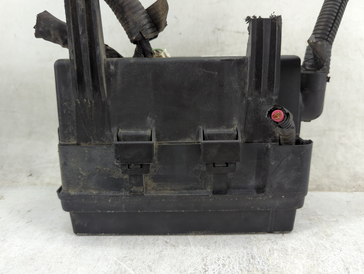 2004-2008 Suzuki Forenza Fusebox Fuse Box Panel Relay Module P/N:0185J200AN J200AN Fits Fits 2004 2005 2006 2007 2008 OEM Us