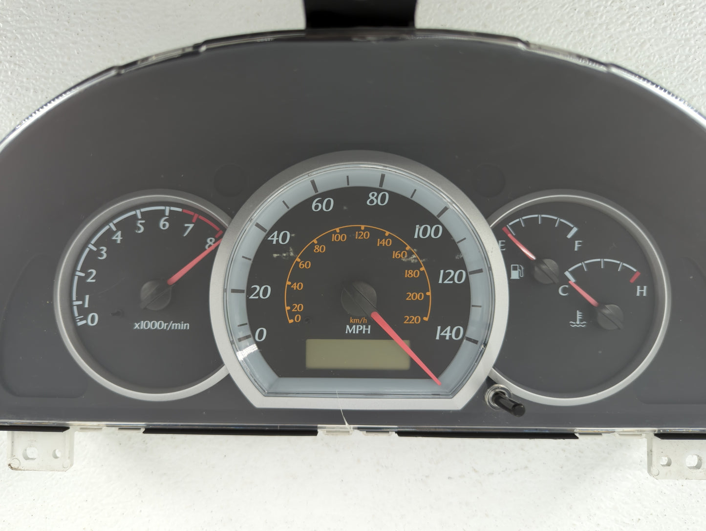 2004-2006 Suzuki Forenza Instrument Cluster Speedometer Gauges P/N:96430961 Fits Fits 2004 2005 2006 OEM Used Auto Parts - O