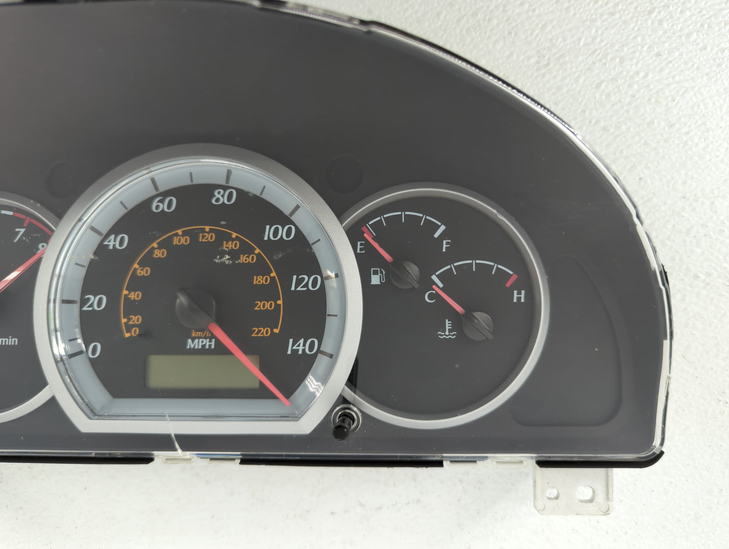 2004-2006 Suzuki Forenza Instrument Cluster Speedometer Gauges P/N:96430961 Fits Fits 2004 2005 2006 OEM Used Auto Parts - O