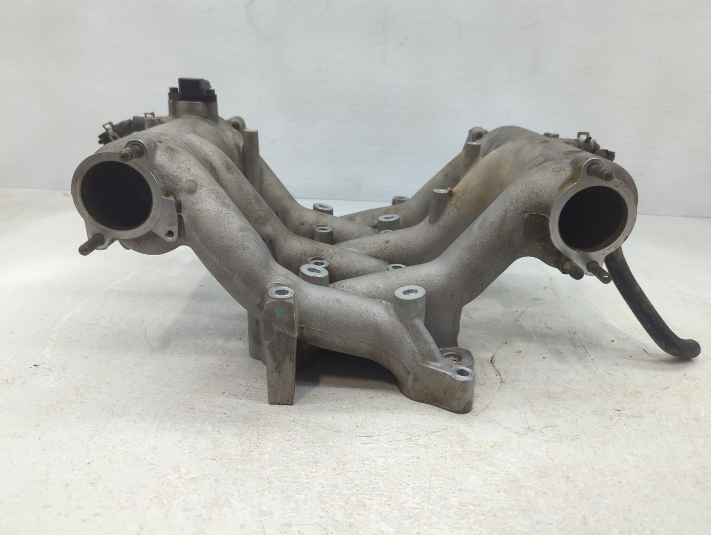 2006-2008 Suzuki Grand Vitara Air Intake Manifold P/N:E1T26571A Fits Fits 2006 2007 2008 OEM Used Auto Parts - Oemusedautopa