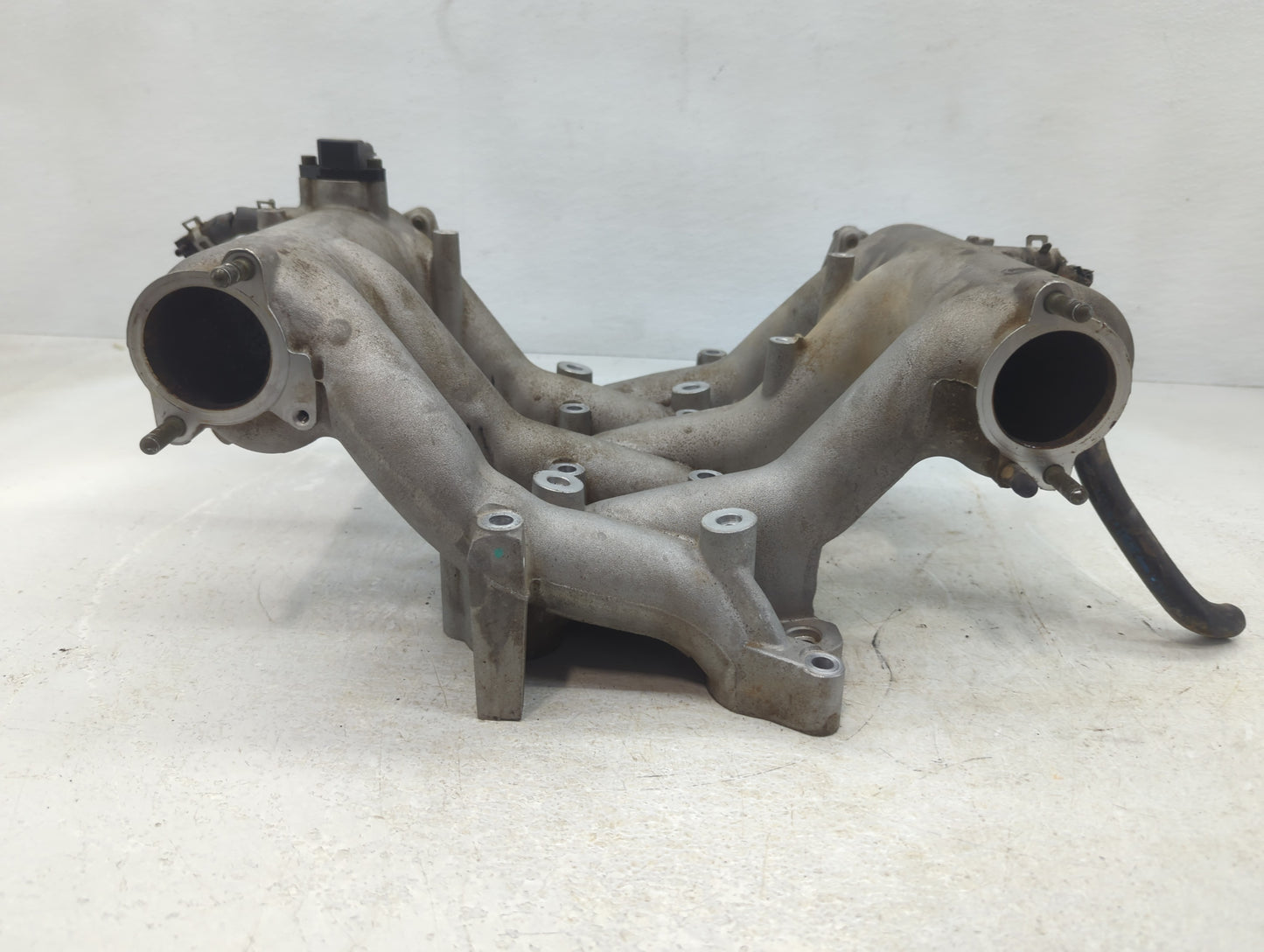 2006-2008 Suzuki Grand Vitara Air Intake Manifold P/N:E1T26571A Fits Fits 2006 2007 2008 OEM Used Auto Parts - Oemusedautopa