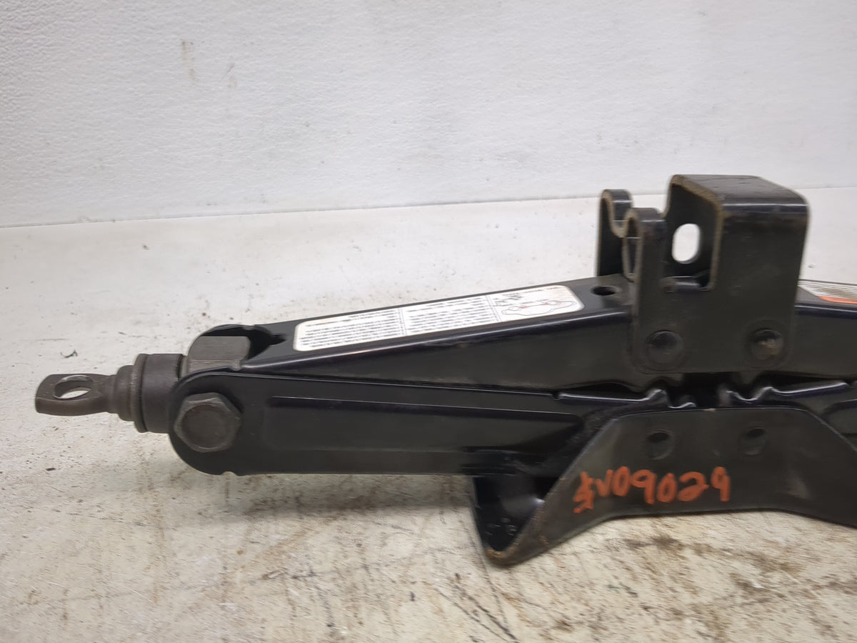 2006 Suzuki Reno Spare Scissor Car Jack - Oemusedautoparts1.com