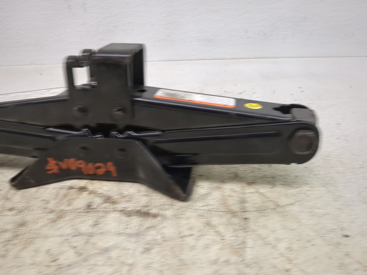 2006 Suzuki Reno Spare Scissor Car Jack - Oemusedautoparts1.com