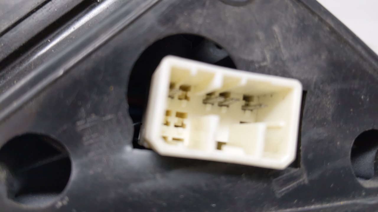 2004-2006 Suzuki Verona Side Mirror Replacement Passenger Right View Door Mirror Fits Fits 2004 2005 2006 OEM Used Auto Part