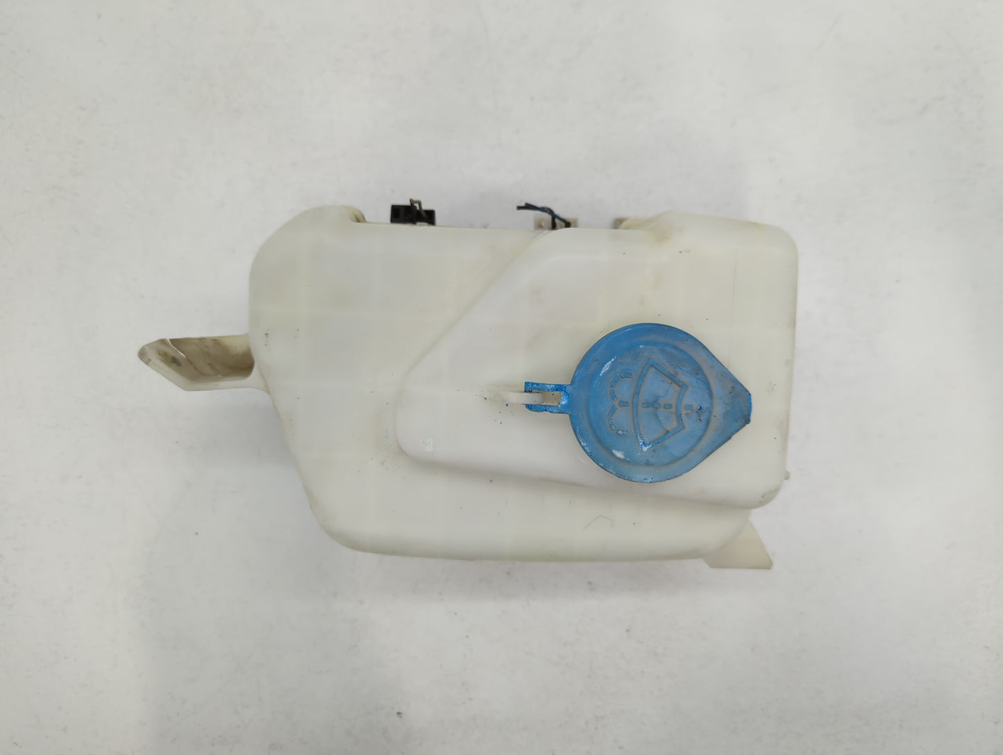 2006 Suzuki Xl-7 Windshield Washer Fluid Reservoir Bottle Oem - Oemusedautoparts1.com