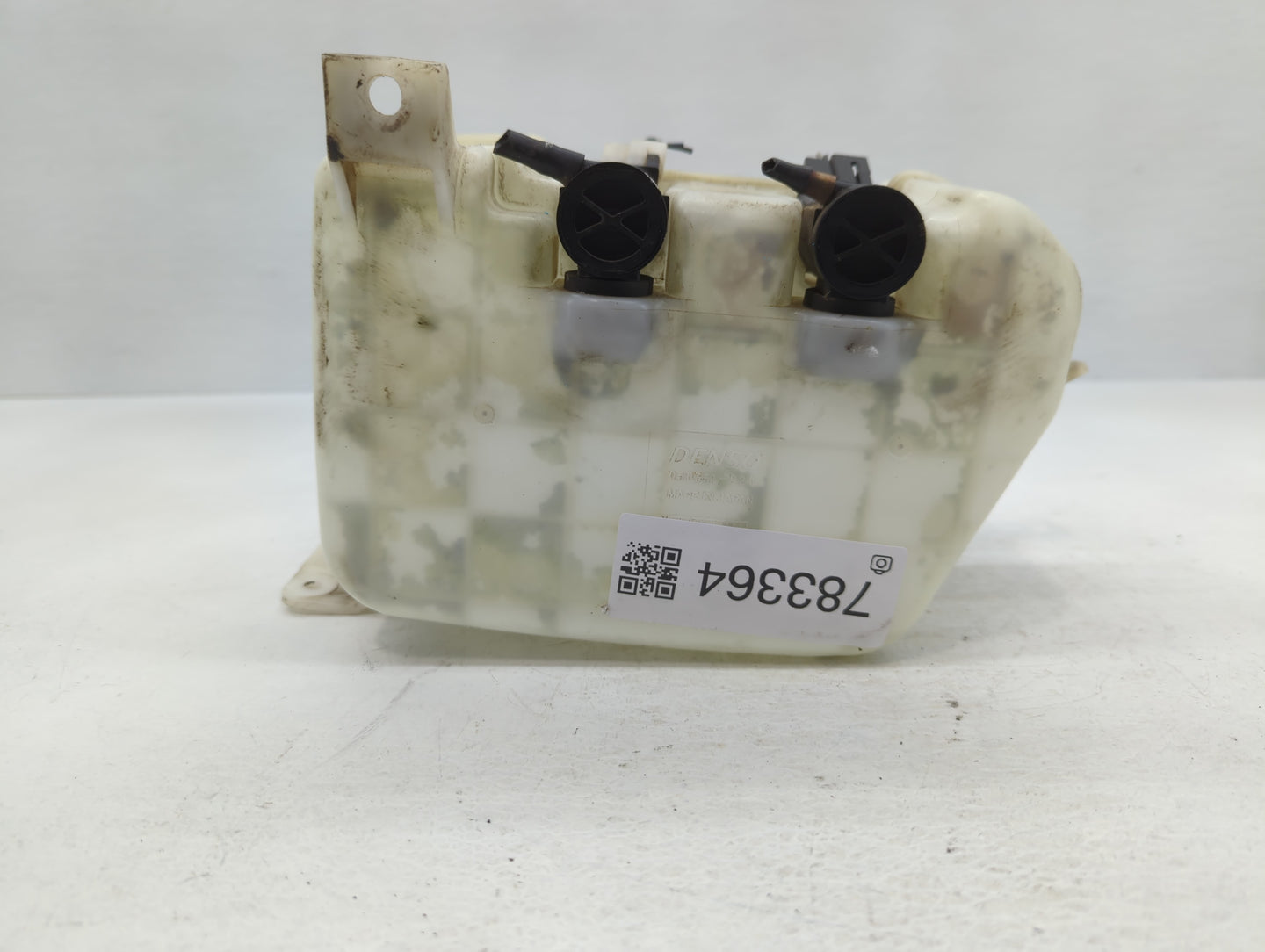 2006 Suzuki Xl-7 Windshield Washer Fluid Reservoir Bottle Oem - Oemusedautoparts1.com