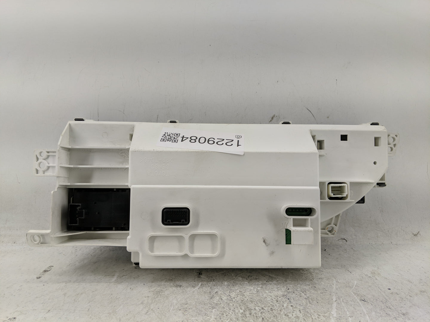 2006 Toyota Avalon Instrument Cluster Speedometer Gauges P/N:TN457300-2992 83290-07090-00 Fits OEM Used Auto Parts - Oemused