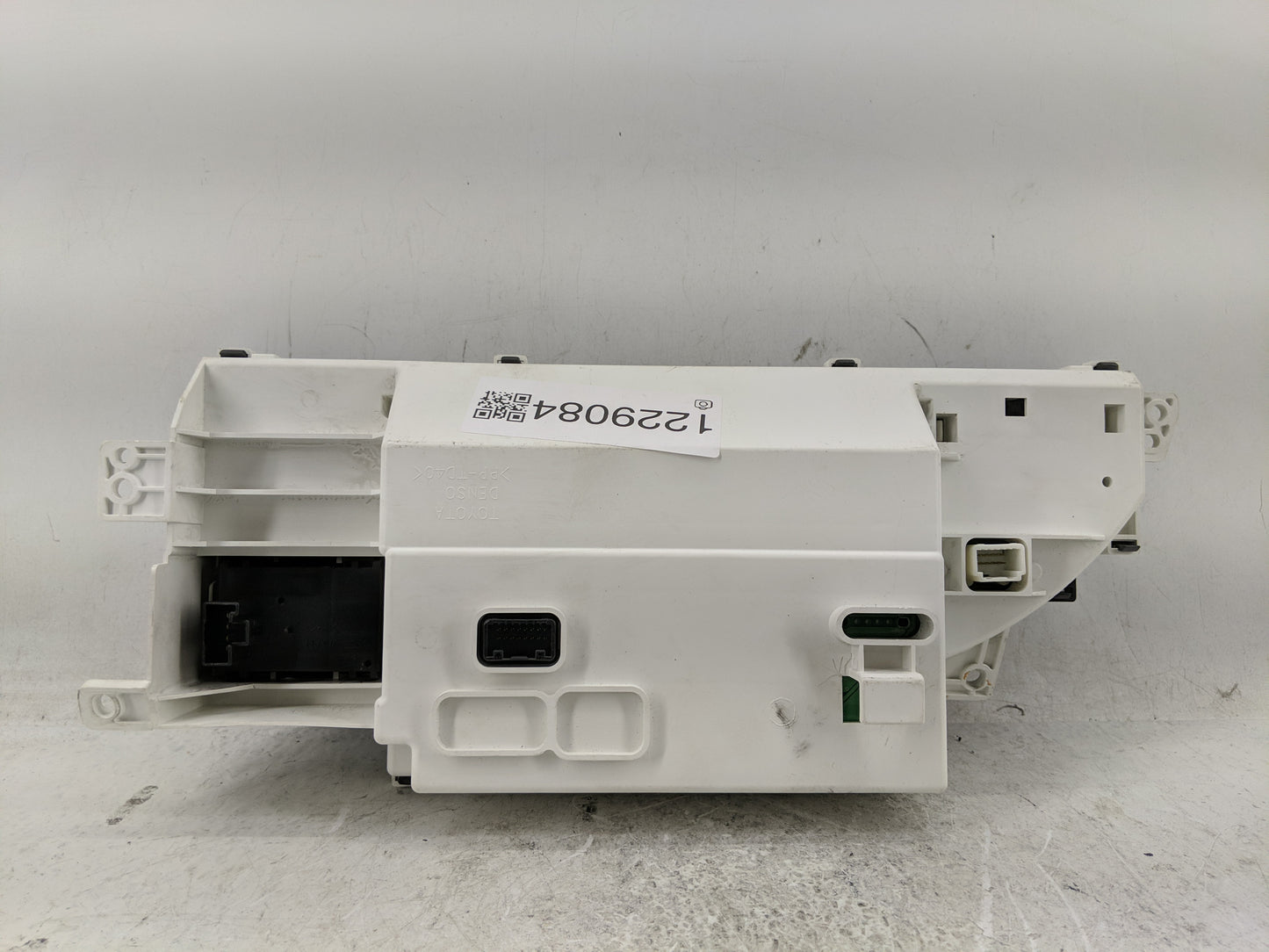 2006 Toyota Avalon Instrument Cluster Speedometer Gauges P/N:TN457300-2992 83290-07090-00 Fits OEM Used Auto Parts - Oemused